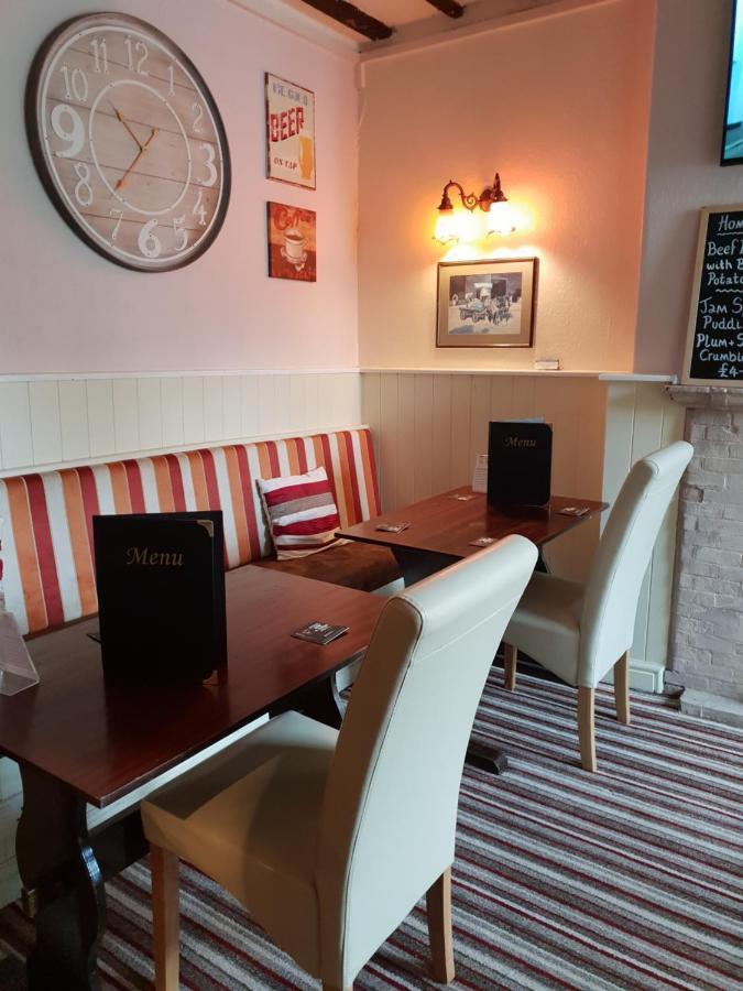 The Pelican Inn Devizes Buitenkant foto