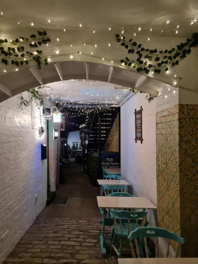 The Pelican Inn Devizes Buitenkant foto